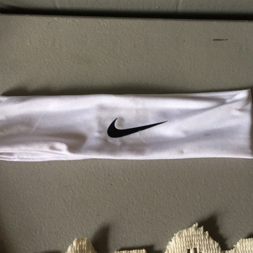 Nike headband